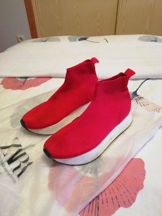 Bota botin calcetin Zara 36 deportiva de segunda mano por 10 EUR en  Móstoles en WALLAPOP