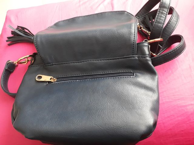 BOLSO AZUL OSCURO.