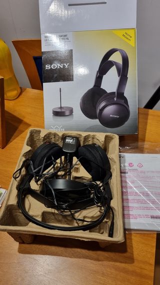 Auriculares inalámbricos SONY MDR RF811 de segunda mano por 30 EUR en  Molins de Rei en WALLAPOP