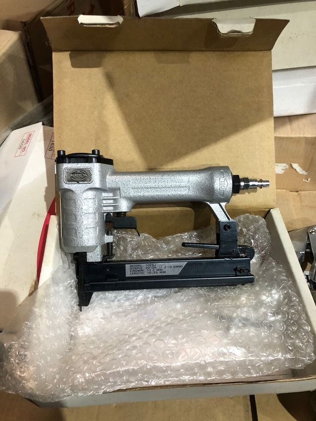 Se venden Grapadadoras y clavadora neumatica