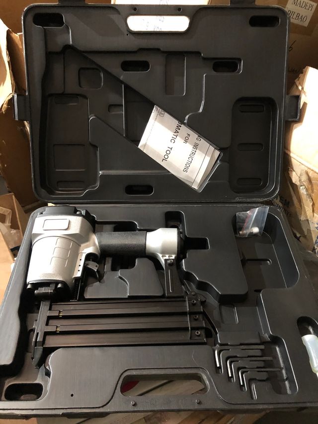 Se venden Grapadadoras y clavadora neumatica