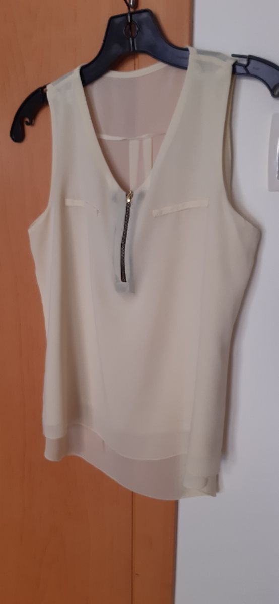 Blusa T.M amarilla sin mangas