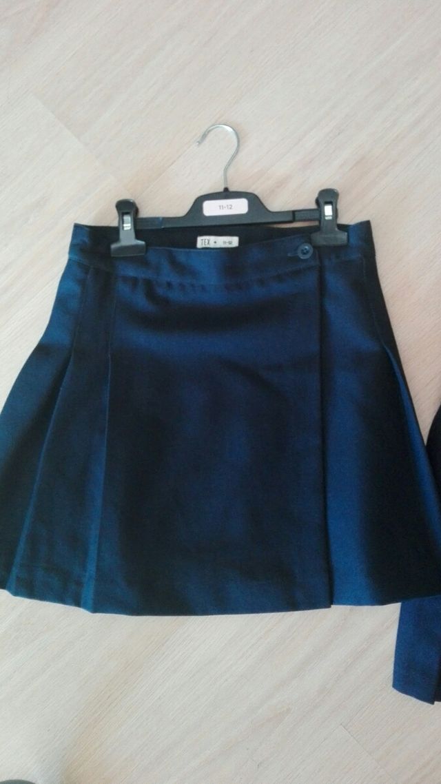 falda uniforme azul marino niña talla 11-12
