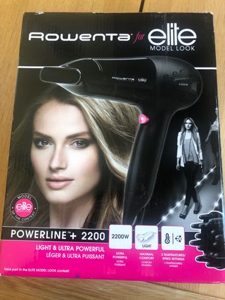 Secador de pelo a estrenar de segunda mano por 19 EUR en Madrid en WALLAPOP