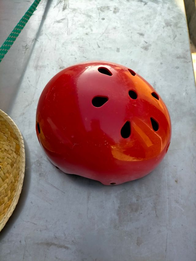 casco de patín o bicicletas