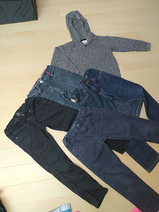 4 pantalones y 1 jersey 5-6