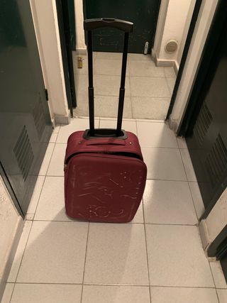 Maleta de mano ( permitida para volar en cabina ) de segunda mano por 20  EUR en Madrid en WALLAPOP