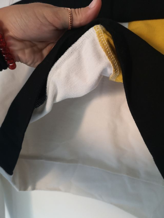 Sudadera blanca recuadros