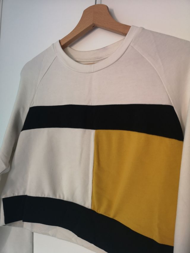 Sudadera blanca recuadros