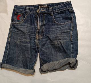 Pantalones tejanos piratas de segunda mano por 7 EUR en Mataró en WALLAPOP