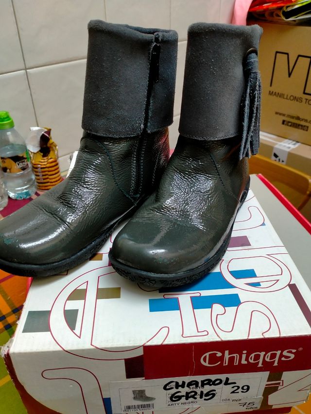 bota Chiqqs gris, talla 29