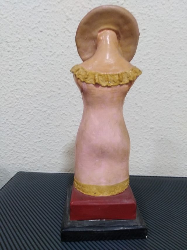 Figura mujer años 20