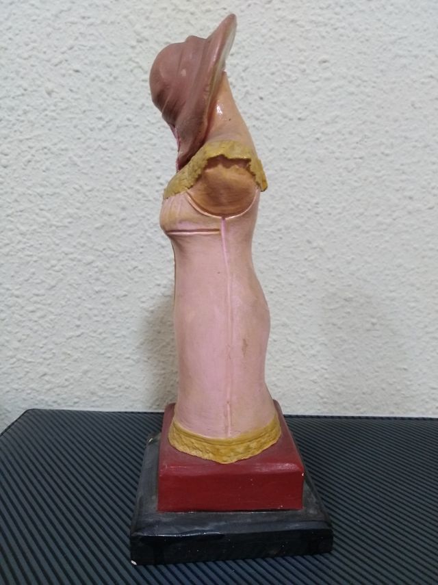 Figura mujer años 20