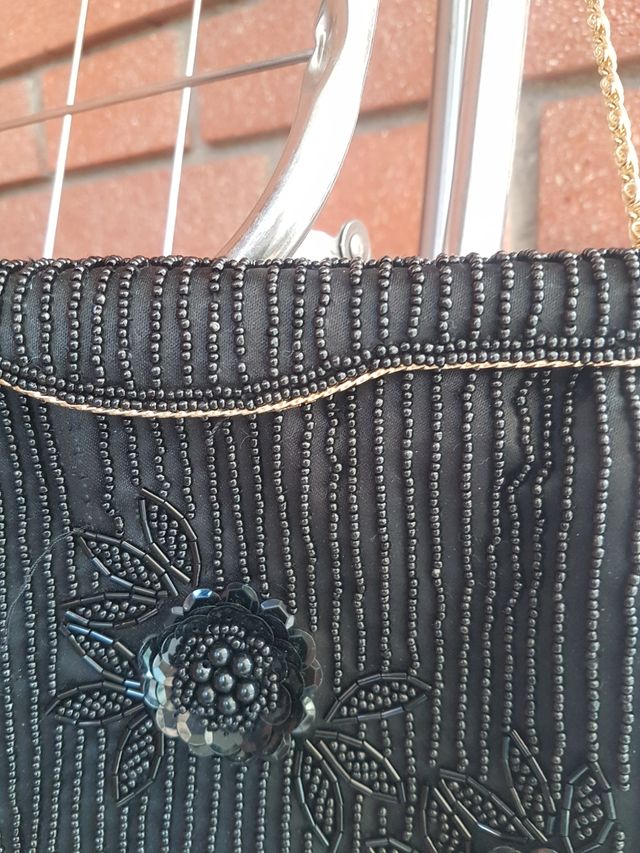 pochette elegante nera