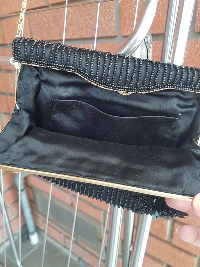 pochette elegante nera