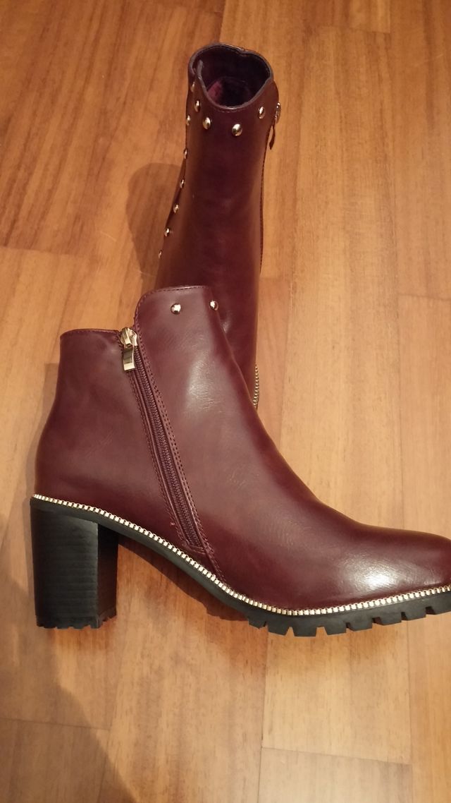 STIVALETTI ANKLE BOOTS BORDEAUX CON BORCHIE