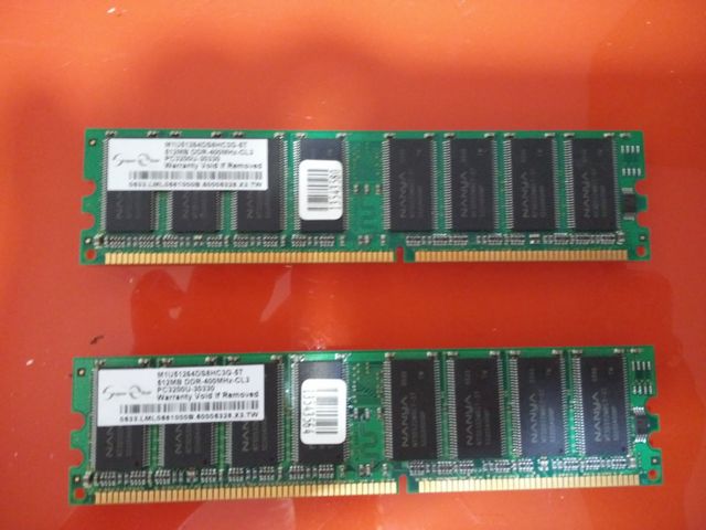 2 tarjetas RAM DDR400 de 512 por 5€