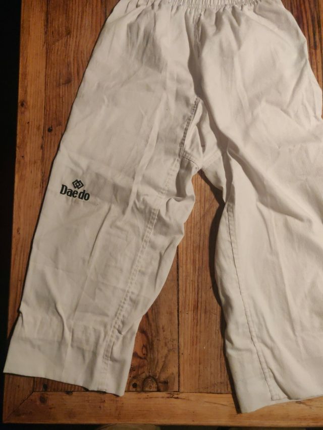 traje taekwondo talla 2 Daedo
