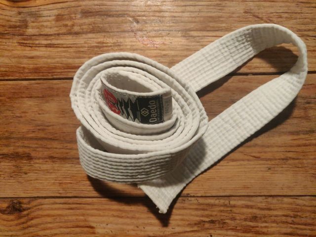 traje taekwondo talla 2 Daedo