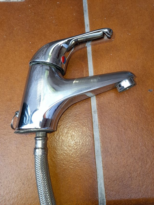Grifo de lavabo.