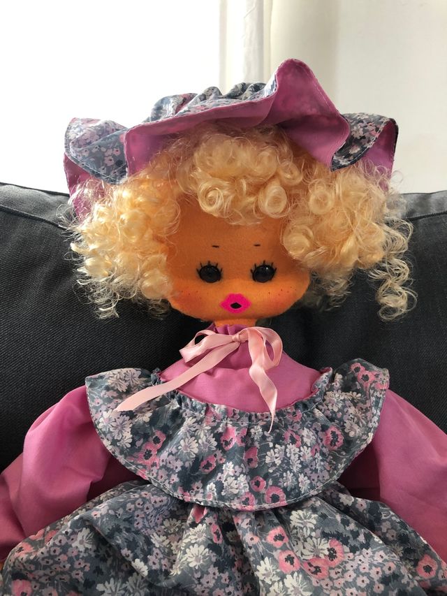 Antigua muñeca fieltro 60 70