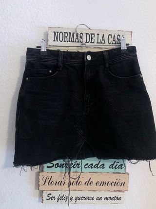 Falda vaquera negra Zara XS de segunda mano por 12 EUR en Valencia en  WALLAPOP