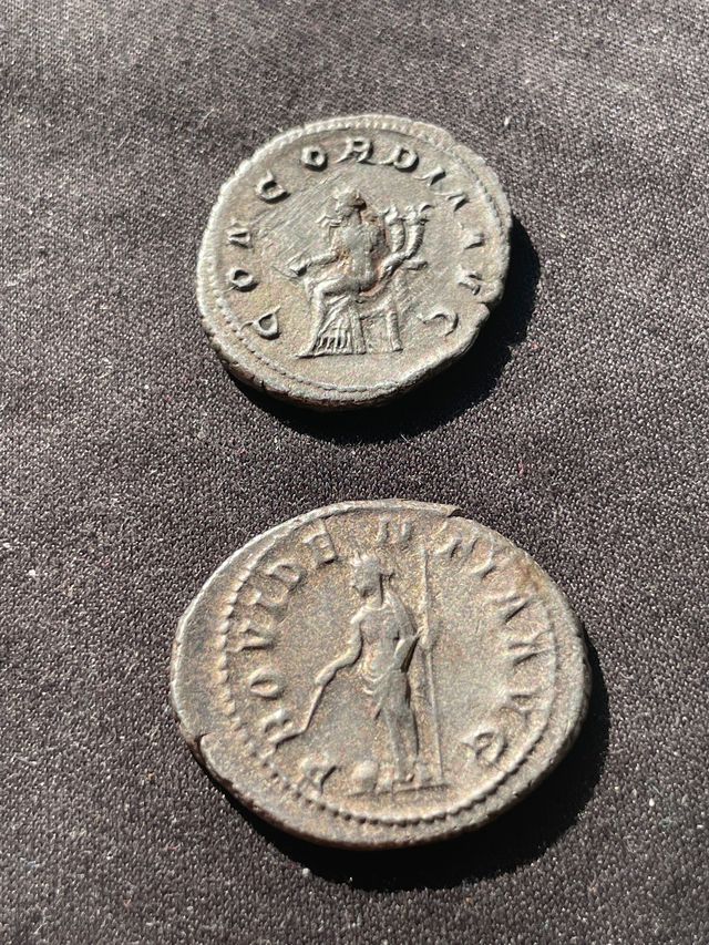 Lote de 4 Antoninianos, Gordiano III