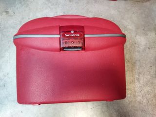Neceser rígido Samsonite de segunda mano por 15 EUR en Sabadell en WALLAPOP