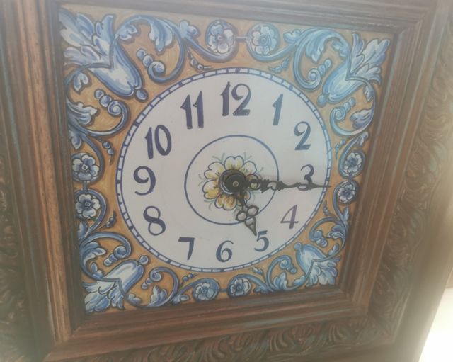 reloj de ceramica