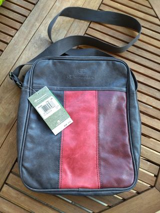 BOLSO BANDOLERA HOMBRE CHAMPION NUEVA de segunda mano por 20 EUR en Málaga  en WALLAPOP