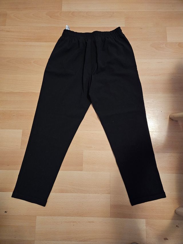 Pantalón Slim Básico. Stradivarius
