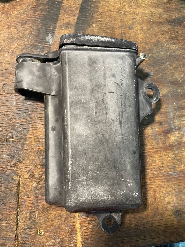 Caja porta herramientas honda crm 125