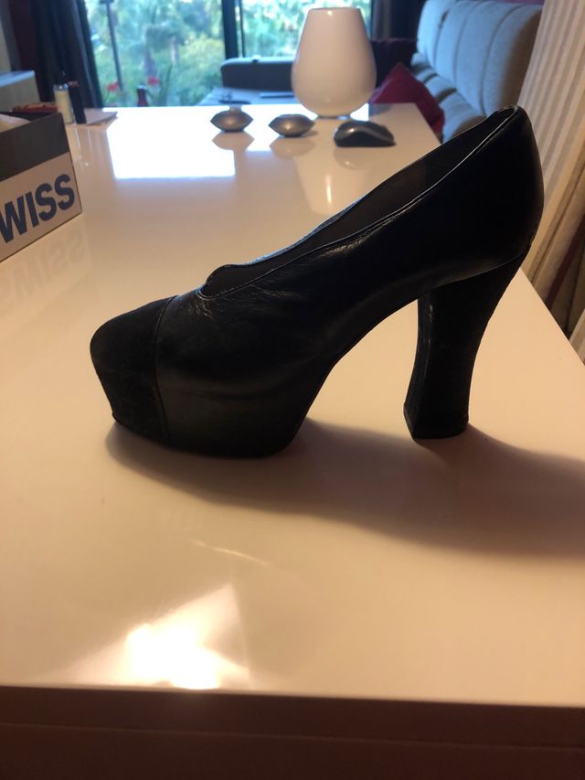 Pura Lopez tacones negros