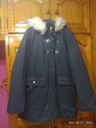 Parka Sorona cierres metálicos Springfield de segunda mano por 50 EUR en  Cáceres en WALLAPOP