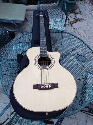 Bajo electroacústico de segunda mano en WALLAPOP