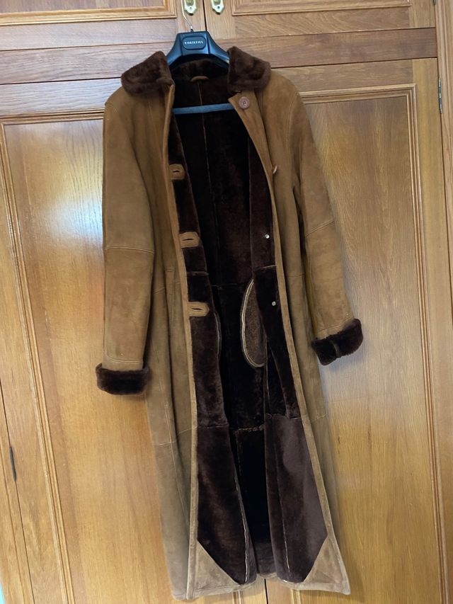 Abrigo largo de ante