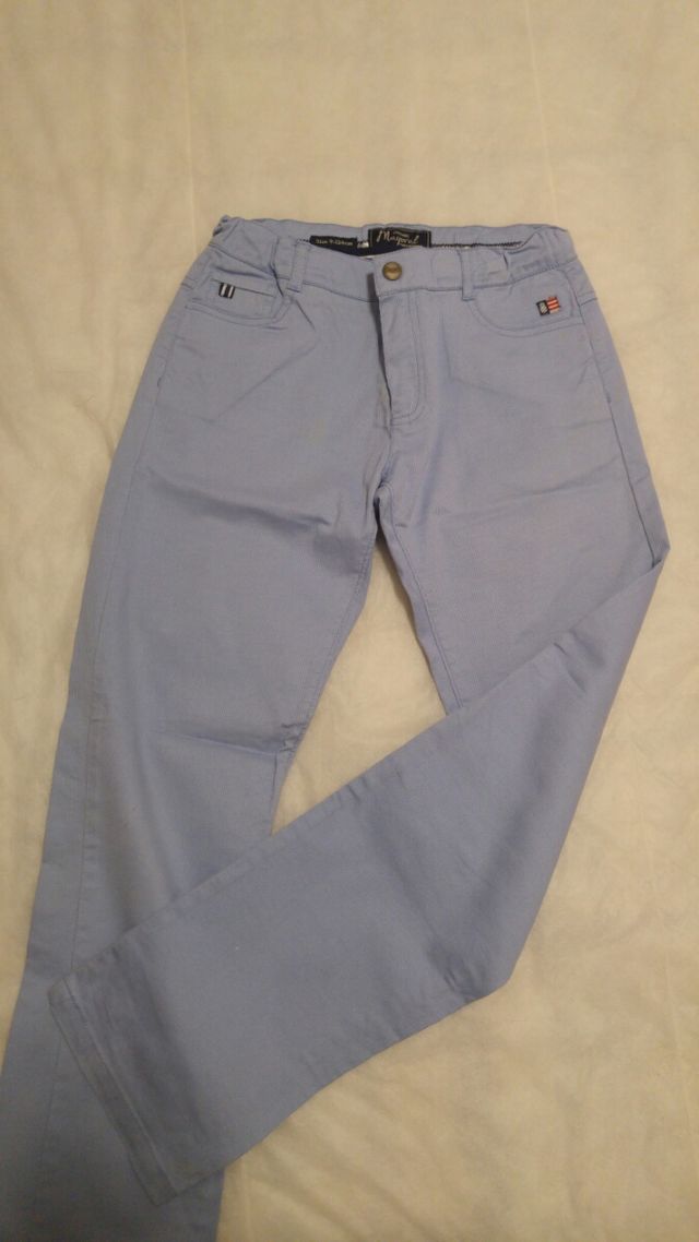 pantalón mayoral pana fino. Talla 9