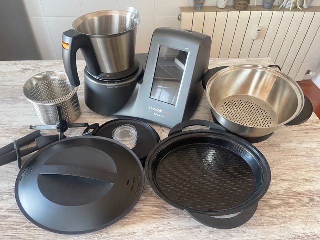 Vendo Mycook touch con wifi integrado. Como nuevo