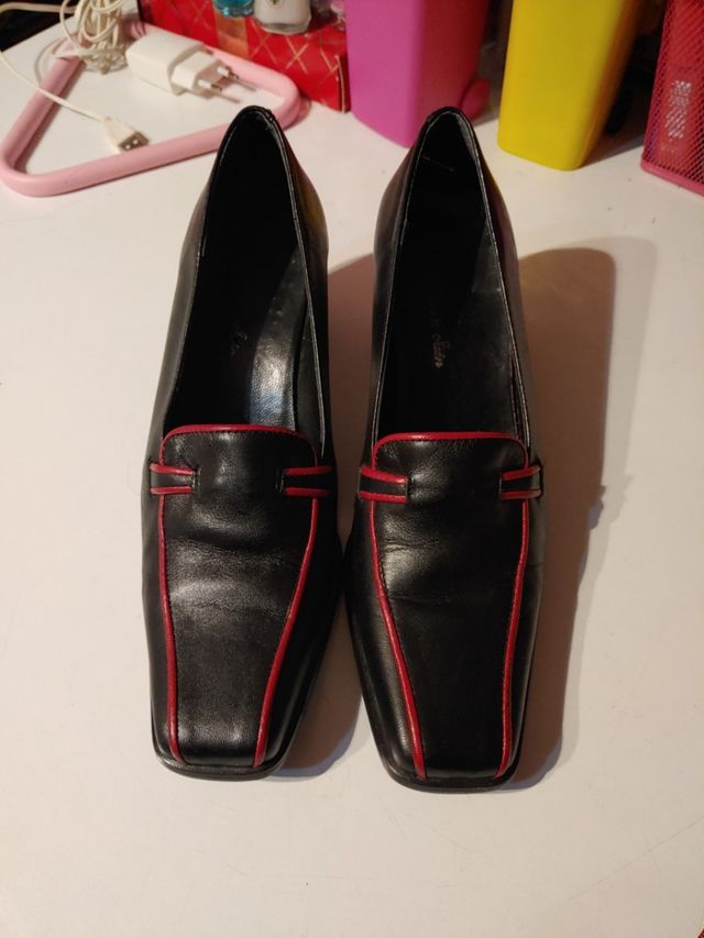 Zapatos de piel de Maria Jaen. T. 37