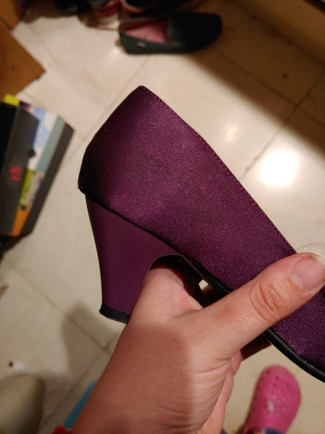 Zapatos + bolso forrados raso morado. T.37