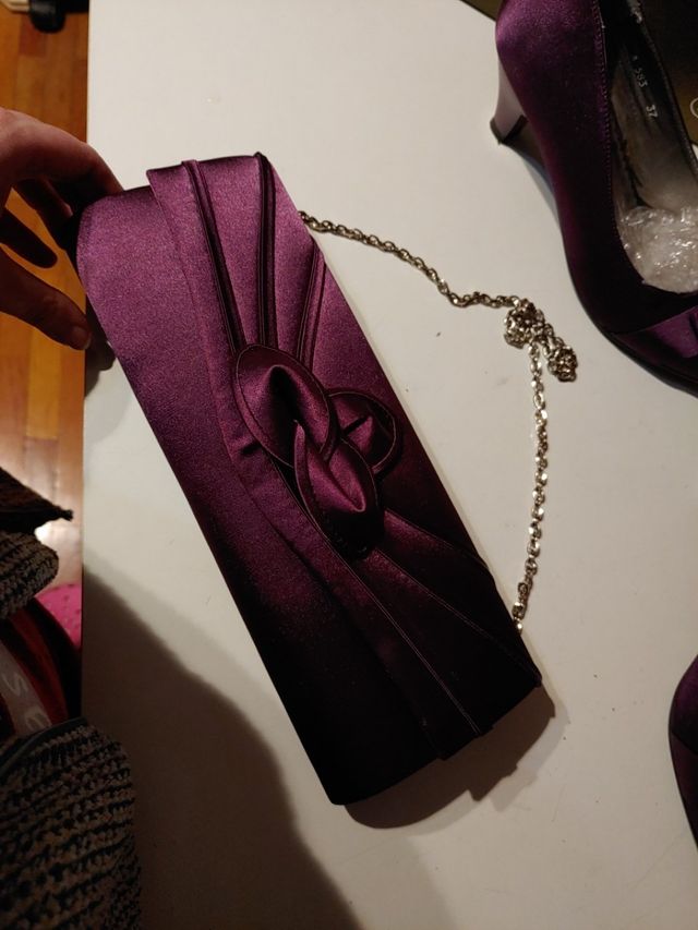 Zapatos + bolso forrados raso morado. T.37