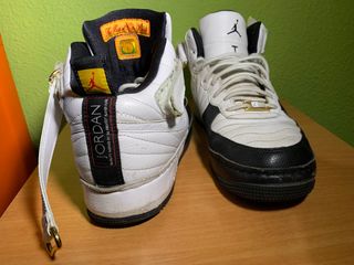 Zapatillas Air Jordan 12 White\\/Black Taxi de segunda mano por 60 EUR en  Huelva en WALLAPOP