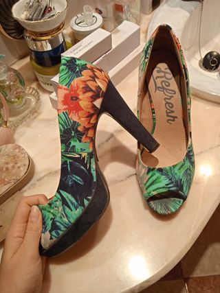 TACONES REFRESH de segunda mano por 15 EUR en Armilla en WALLAPOP
