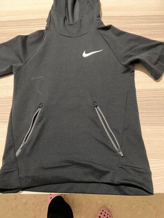 Sudadera manga corta Nike niño 10\\/12 de segunda mano por 15 EUR en Cáceres  en WALLAPOP