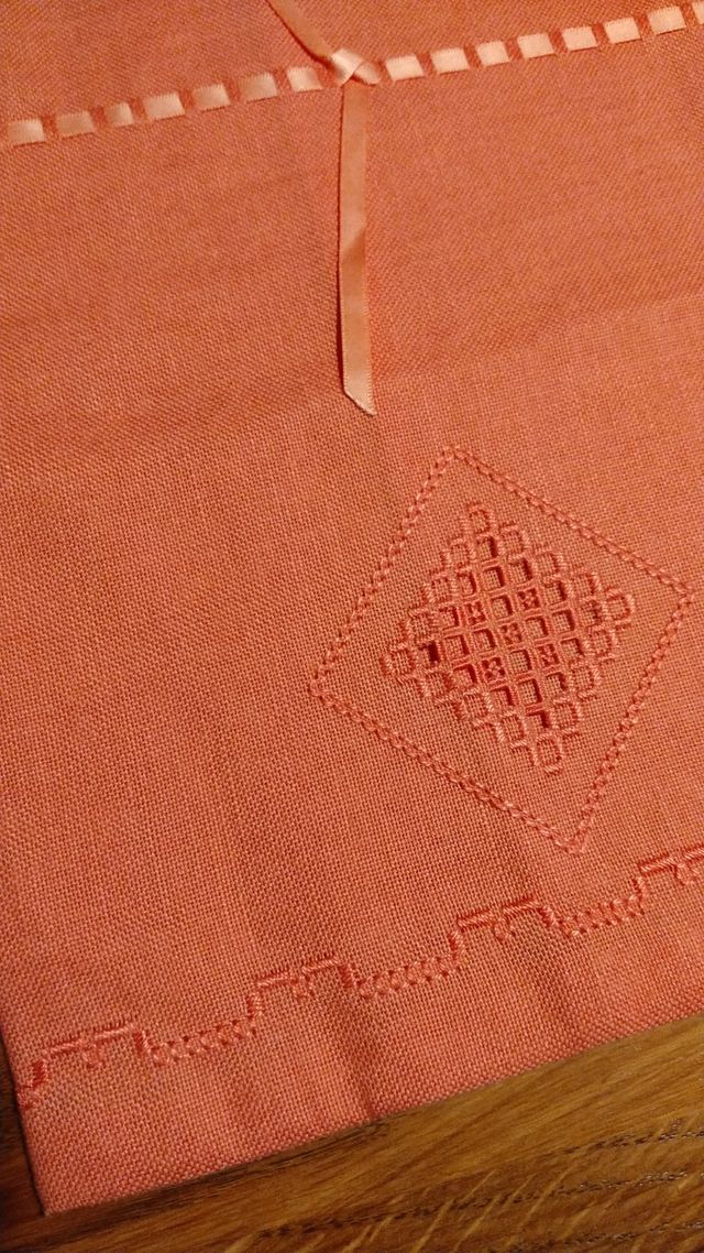 4 Sacchetti in tessuto ricamato