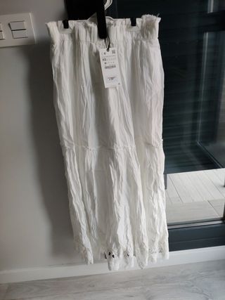 Falda larga blanca ibicenca Zara talla XS, nueva. de segunda mano por 15  EUR en Alcalá de Henares en WALLAPOP