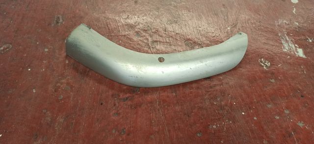 faldón,spoiler izquierdo Toyota Corolla Verso 