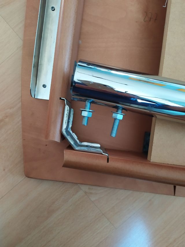 Mesa de cocina extensible y 2 sillas