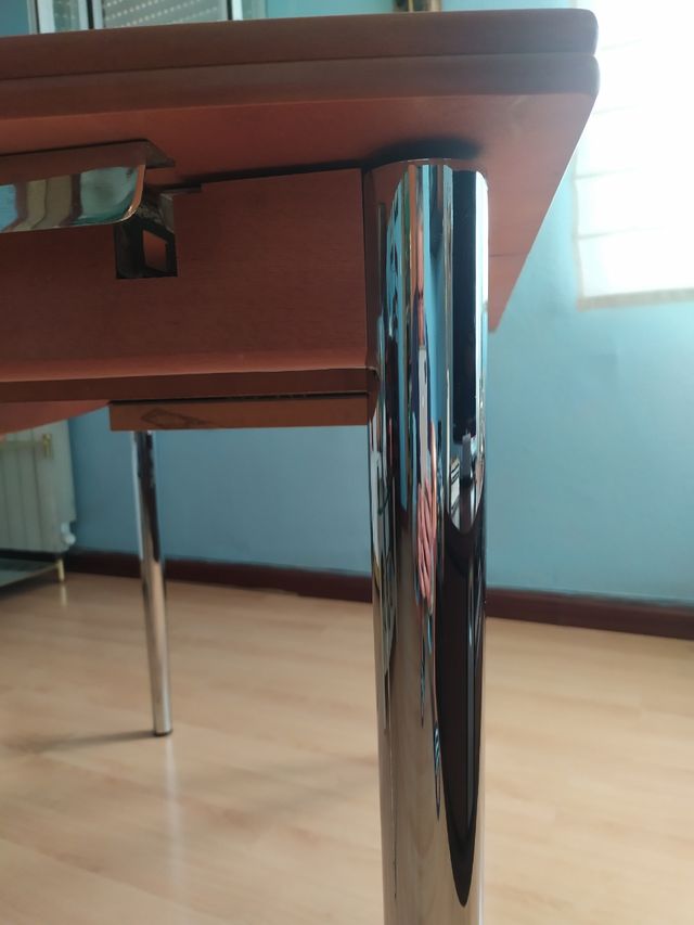 Mesa de cocina extensible y 2 sillas