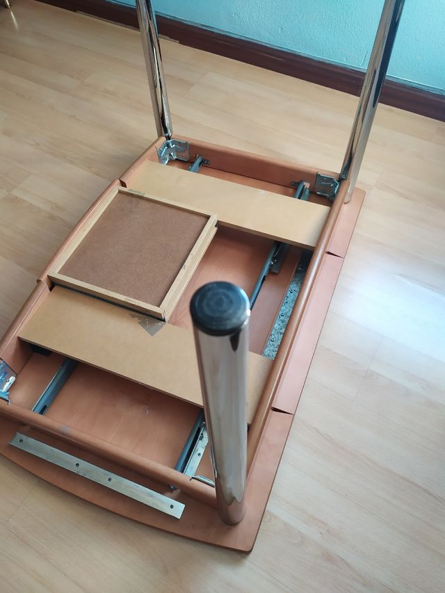 Mesa de cocina extensible y 2 sillas